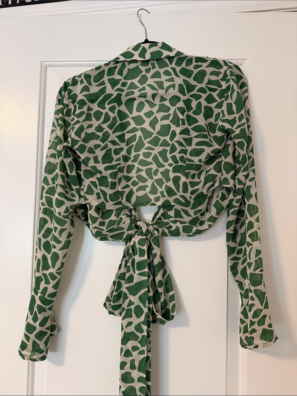 Green Patterned Top & Pants Set - Picture 9 of 10